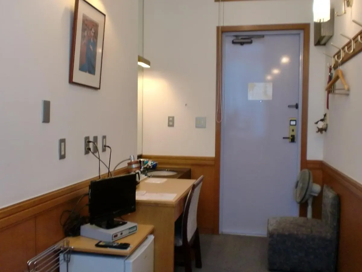 Business Hotel Crescent Tokió